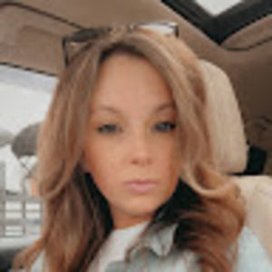 Meet your Posher, Alicia